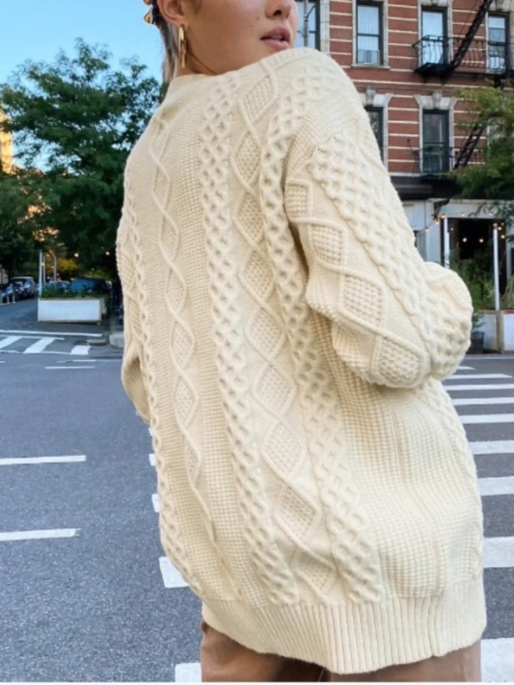 Aritzia Sunday Best Whisper White Lamora Cardigan Cable Knit Oversized Size XS - Picture 2 of 15